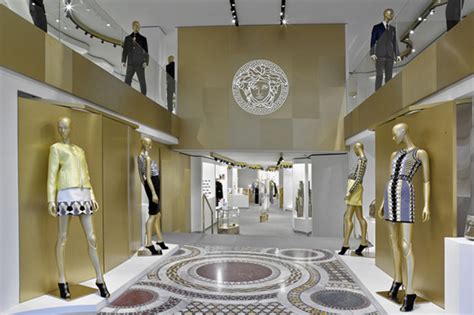 casa de moda versace wikipedia|versace y la moda.